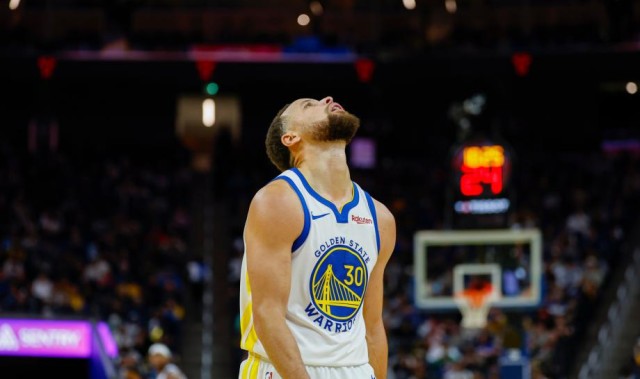 开云线上入口-库里31+5巴特勒30分 沃克24分勇士不敌老鹰